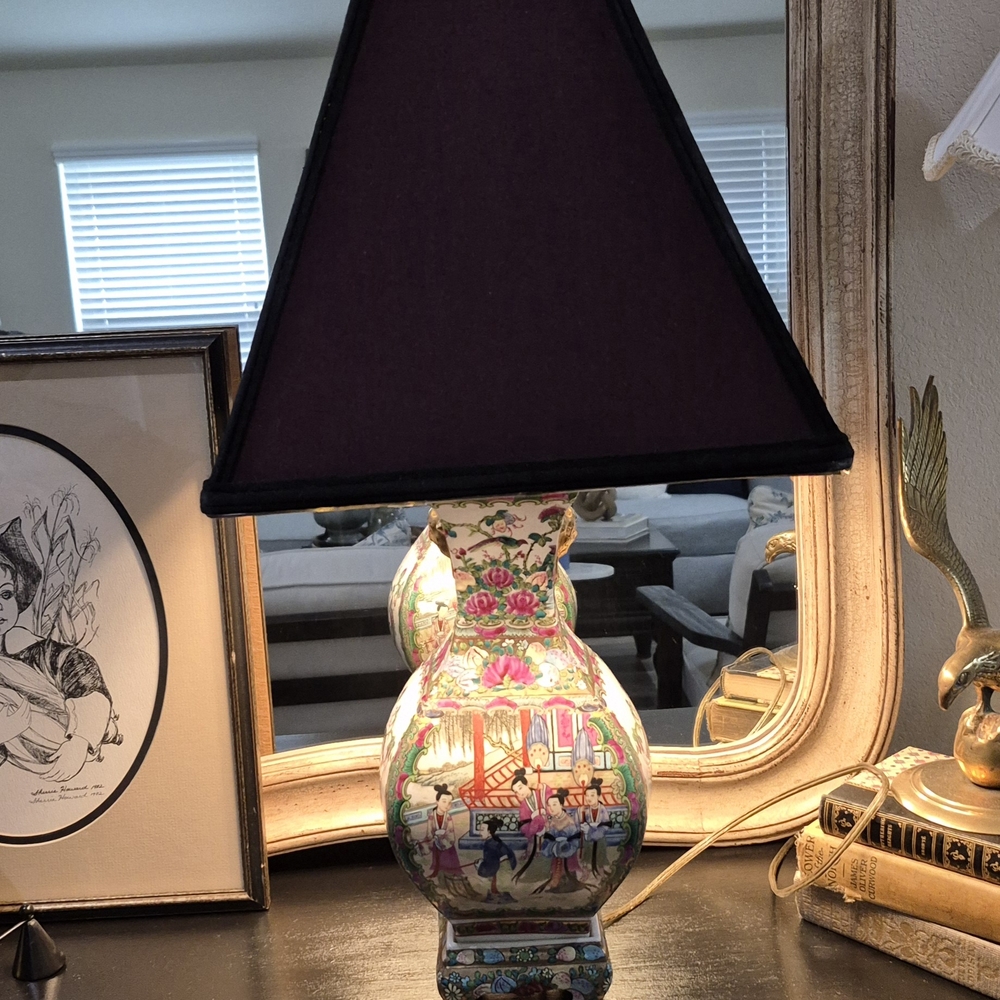 Vintage Chinese Asian Famille Rose Porcelain Gilt Vase Table Lamp